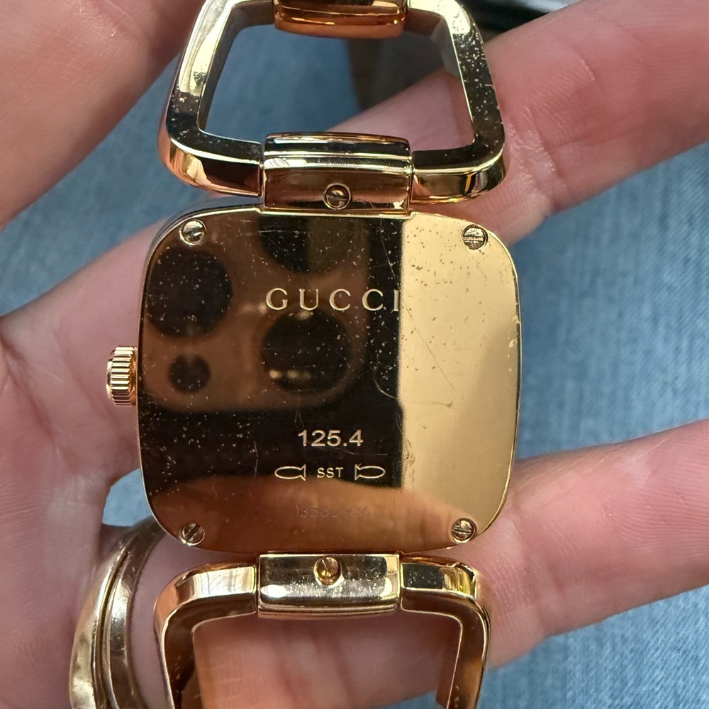 Gucci Women's Gold 125.4 Square open link Watch - Picture 12 of 14